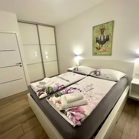 Nikola Apartmani Crikvenica Exterior photo
